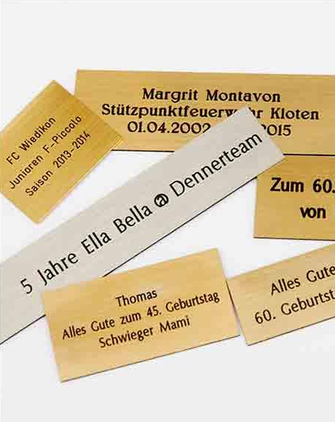 Selbstklebendes Ersatzschild  Selbstklebendes Ersatzschild